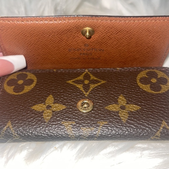 Louis Vuitton Monogram multicles 4 rings key case /1D6043 - Picture 2 of 5